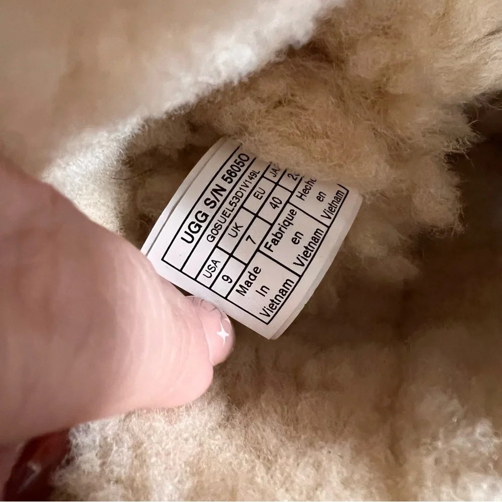 UGG Wonen’s Vintage Sundance Revival Tall Shearling Sand Boots SZ 9 - Picture 10 of 13